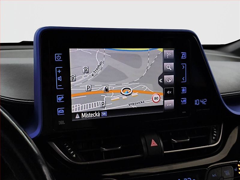 Toyota C-HR (2017) 1.8 Hybrid, Automat - fotka 16 z 21