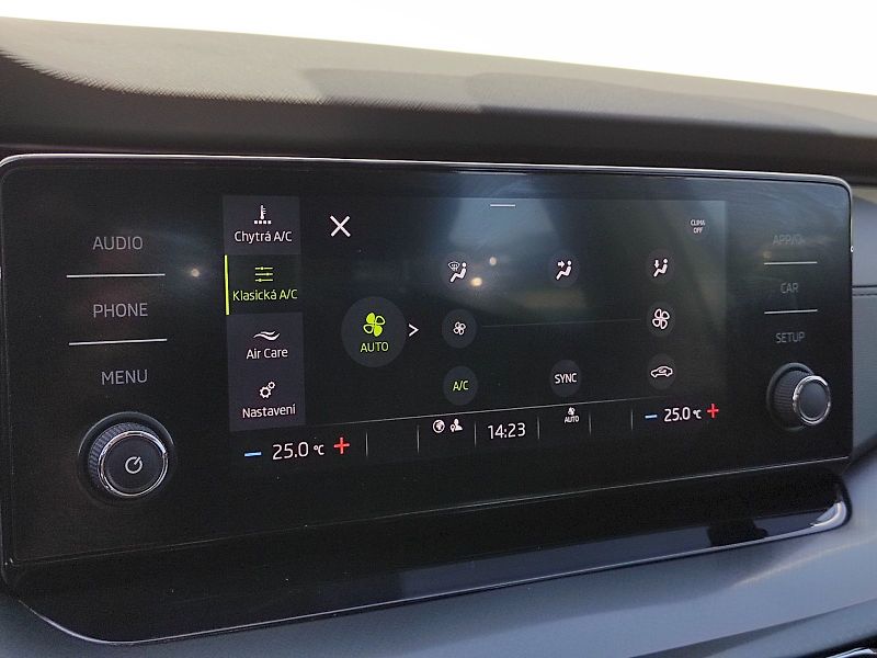 Škoda Octavia (2020) Ambition 2,0 Tdi 85 Kw - fotka 17 z 36