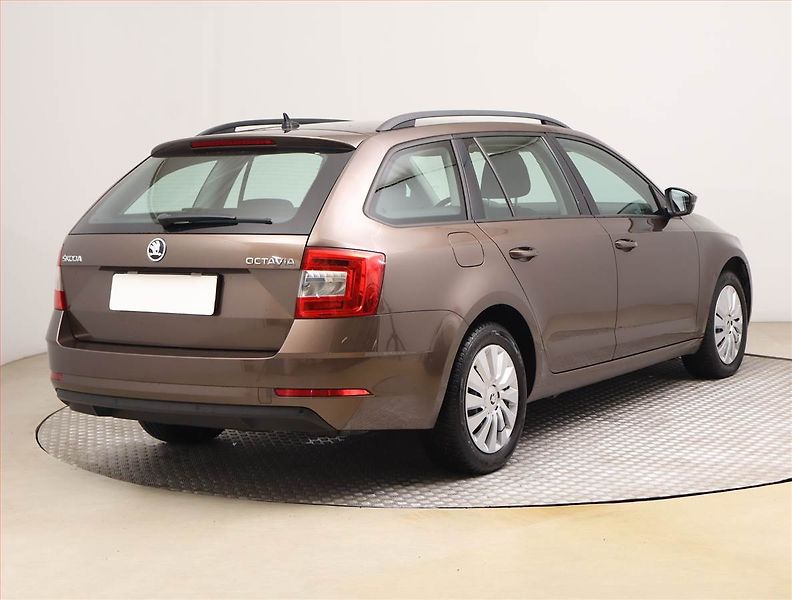 Škoda Octavia (2020) Ambition 1.6 TDI, Tempomat - fotka 5 z 16
