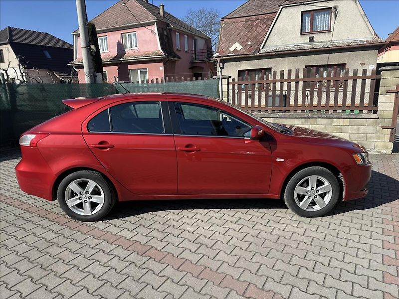Mitsubishi Lancer 1,8 - fotka 2 z 20