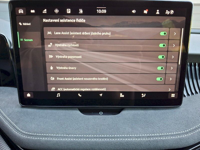Škoda Superb (2025) iV SportLine DSG 1,5TSi 150kW - fotka 22 z 35