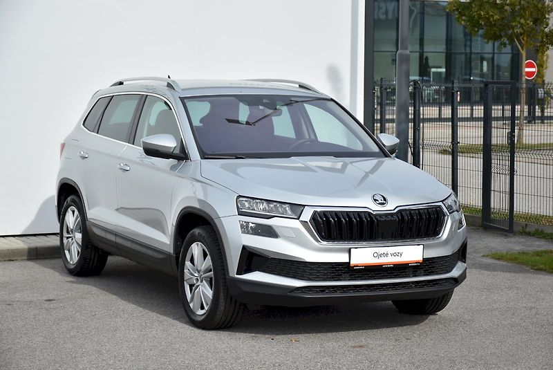 Škoda Karoq (2025) Top Selection 2.0 TDI 110kW 4x - fotka 8 z 34