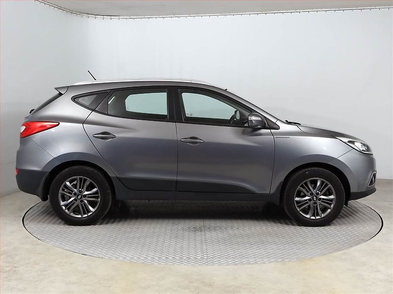 Hyundai ix35 (2013) 2.0 GDI, Serv.kniha, Kůže - fotka 6 z 16