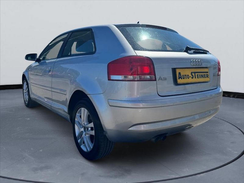 Audi A3 2,0 i Manuál - fotka 7 z 17