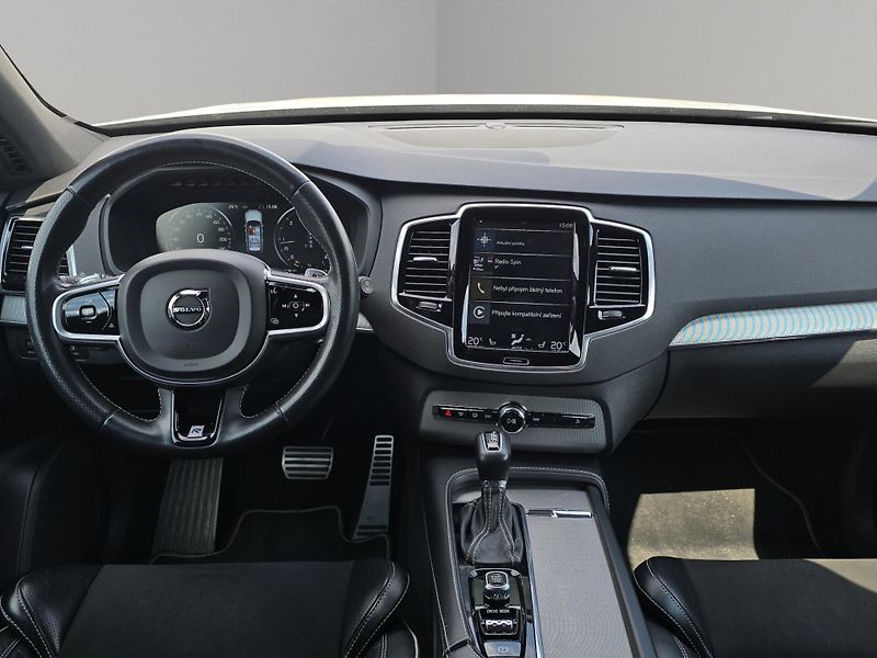 Volvo XC90 (2018) R Design D5 173kw 4x4, tažné, - fotka 9 z 27