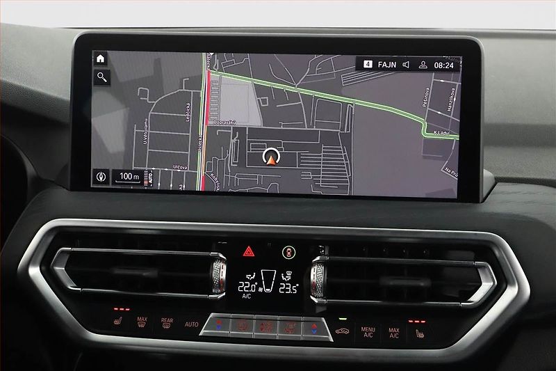 BMW X4 (2024) xDrive20i - fotka 13 z 25