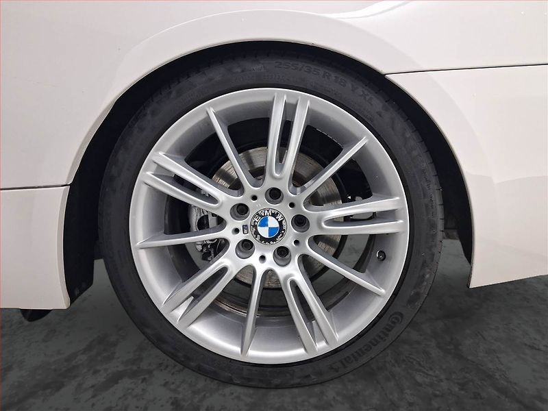 BMW Řada 3 (2008) M Paket 320 d, Automat - fotka 15 z 16