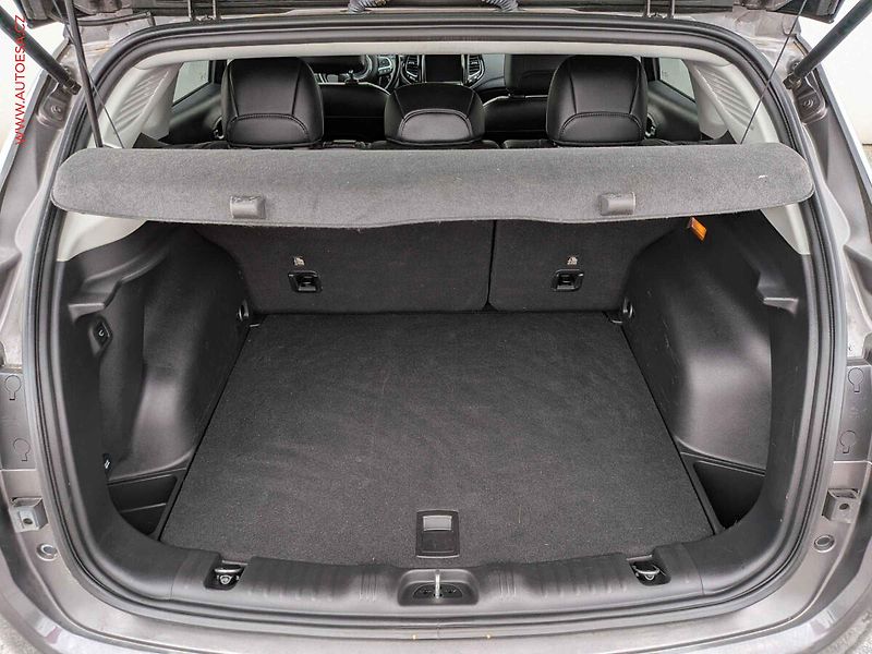 Jeep Compass (2021) 1.3 T, 2.maj,ČR, ACC, xenon - fotka 7 z 18