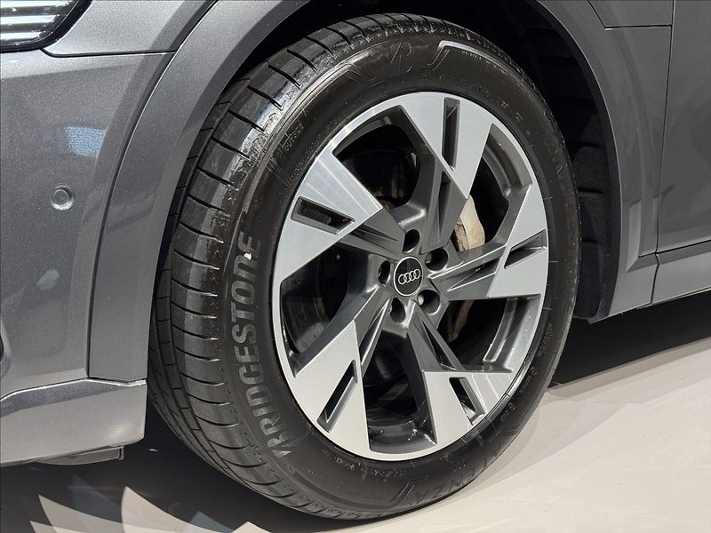 Audi e-tron 300kW Sportback S-Line Matrix - fotka 8 z 50