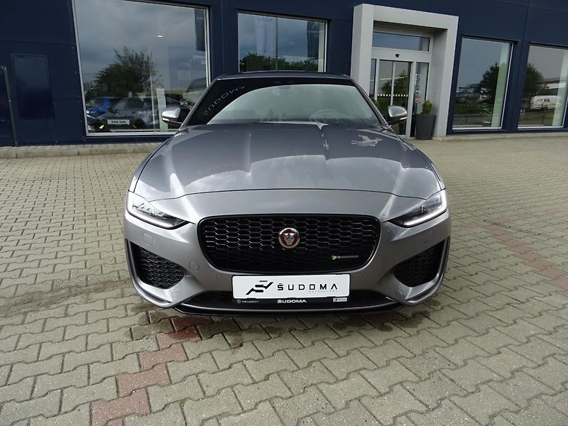Jaguar XE D180 R - Dynamic SE - fotka 2 z 47