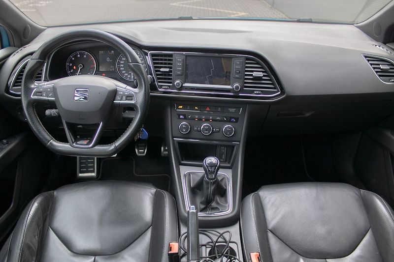 Seat Leon - fotka 32 z 39