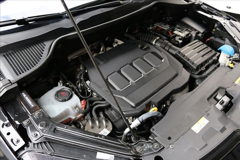 Škoda Karoq 2,0 Sportline,4x4, Automat - fotka 39 z 42