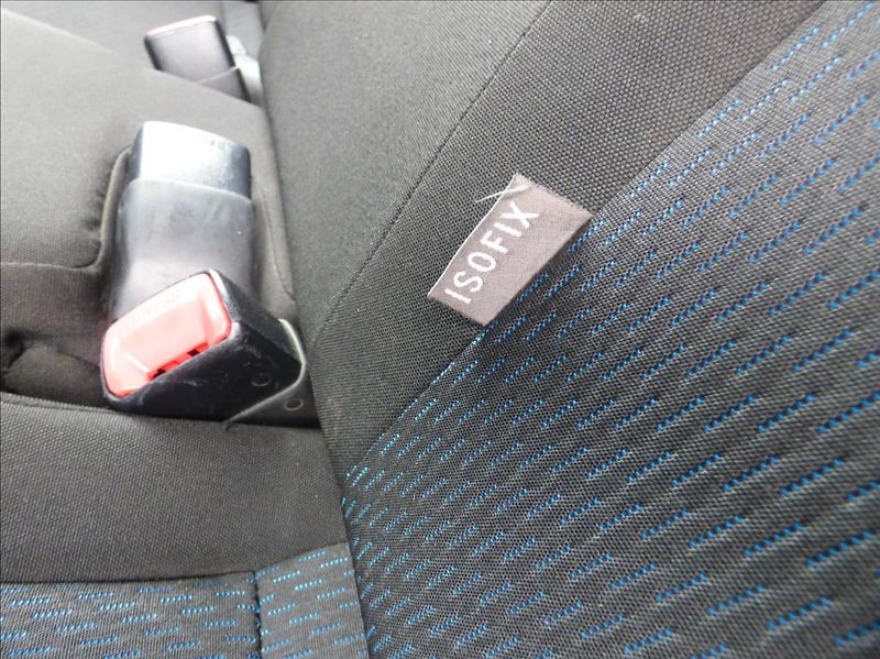Toyota Yaris 1,5 Hybrid, Digi Klima, servis - fotka 41 z 60