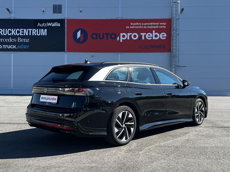 Volkswagen ID.7 Tourer 210kW 82kWh Pro 1.Maj DPH - fotka 4 z 28