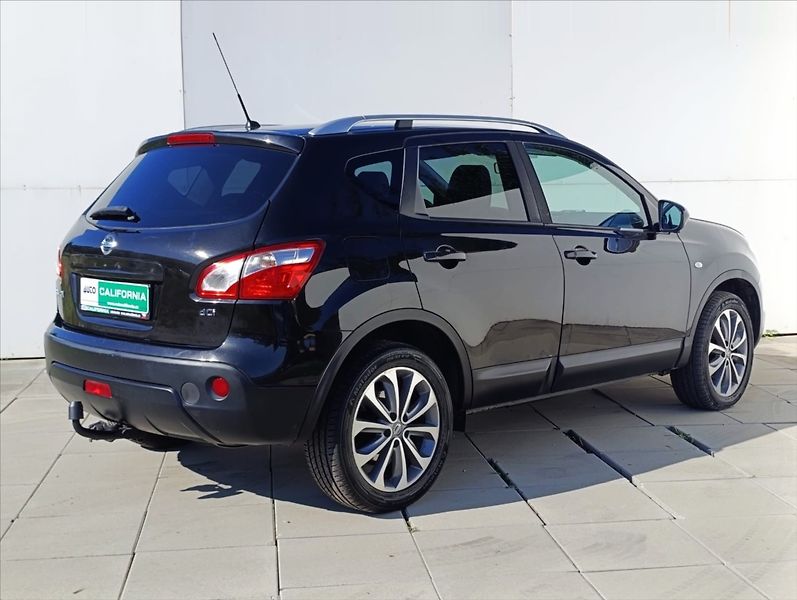 Nissan Qashqai 2,0 DCi 4x4 kamera tažné 1m ČR - fotka 6 z 39