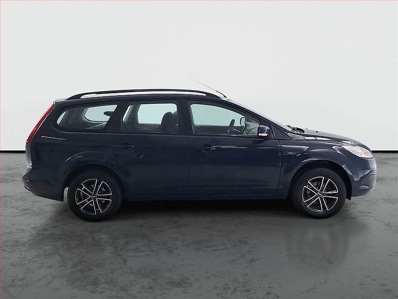 Ford Focus (2009) 1.6 16V, po STK, rezervace - fotka 6 z 15