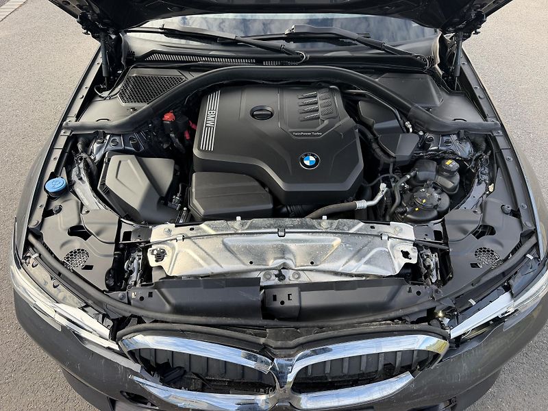 BMW Řada 3 Kombi 330i 190kW závěs  - fotka 8 z 19