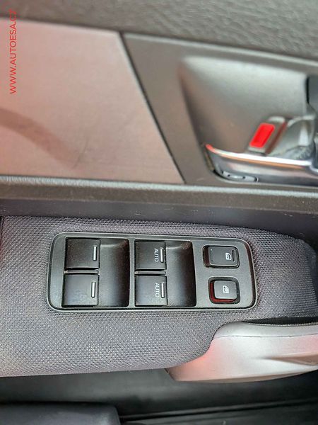 Honda CR-V (2007) 2.0i-VTEC 4x4, ČR, AT, park - fotka 12 z 15