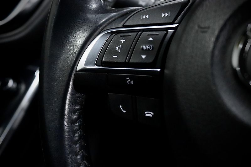 Mazda 6 Wagon 2.0 Skyactiv 121 kW - fotka 23 z 34