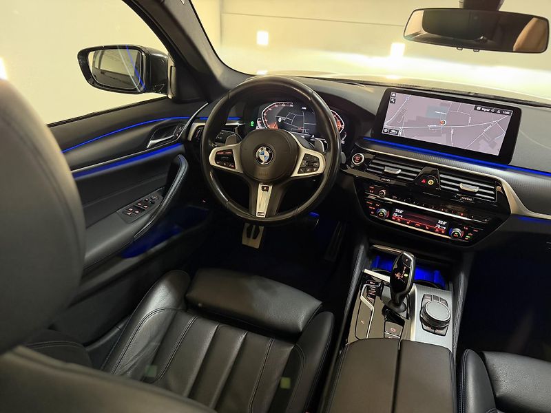 BMW Řada 5 530d xDrive M-Sport Laser FCL - fotka 20 z 48
