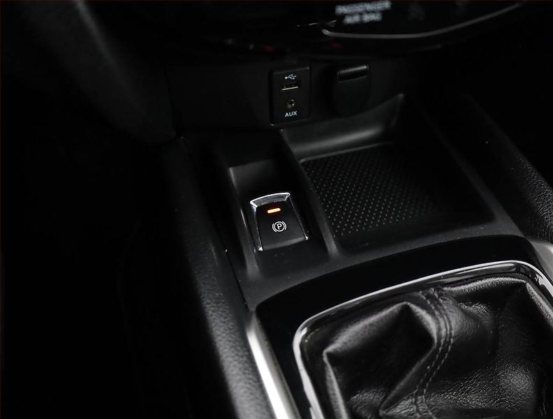 Nissan X-Trail (2015) 1.6 dCi, 4X4, Serv.kniha - fotka 11 z 20