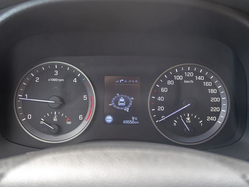 Hyundai Tucson (2016) ČR 1.7D 85KW – 49.550km - fotka 19 z 44