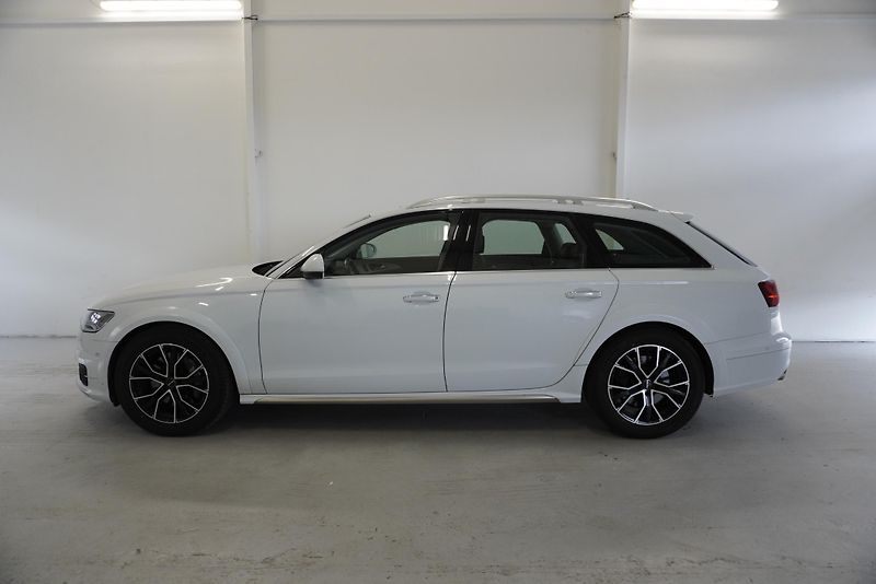 Audi A6 3.0 TDi 235 kW ALLROAD QUTTRO - fotka 4 z 21