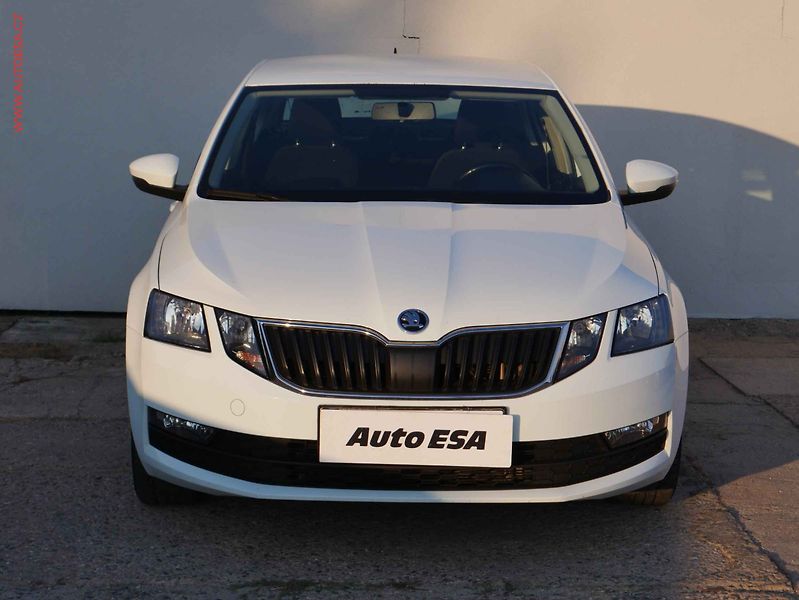 Škoda Octavia (2017) 1.6 TDi, ČR, AC, TZ - fotka 2 z 20
