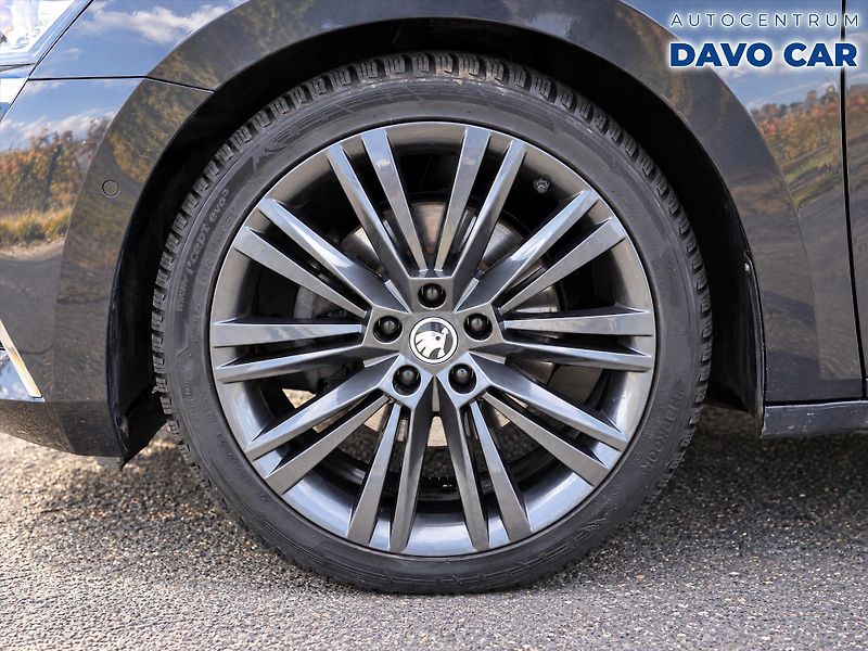 Škoda Superb 2,0 TDI 147kW 4x4 L&K DSG DPH - fotka 39 z 46