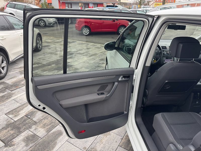 Volkswagen Touran (2014) Comfortline 1.6 TDI 77kW - fotka 12 z 29