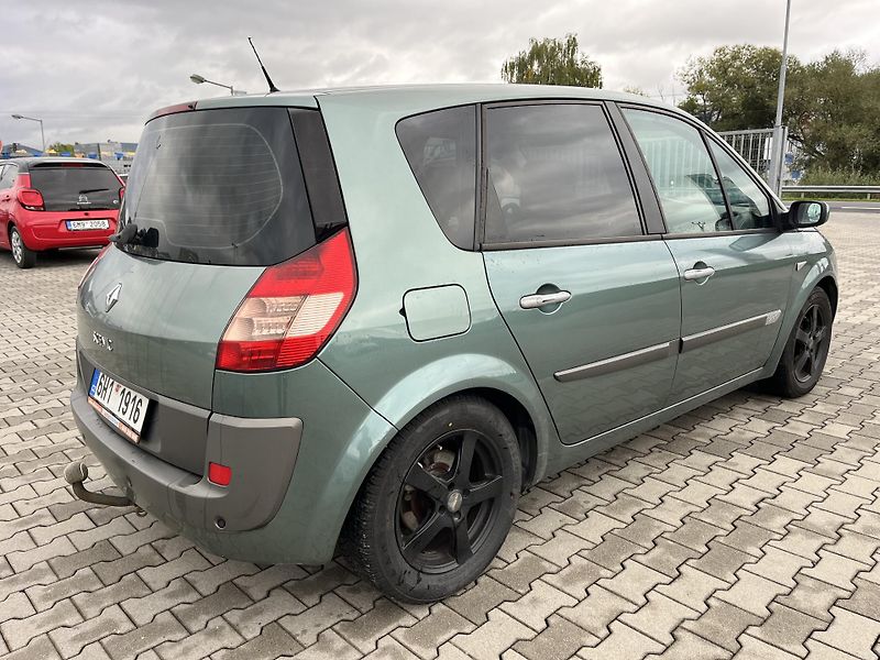 Renault Scénic (2006) 1.9 DCi - fotka 5 z 13