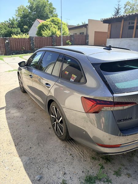 Škoda Octavia (2023) Sportline 1,5 TSI e-TEC - fotka 2 z 17