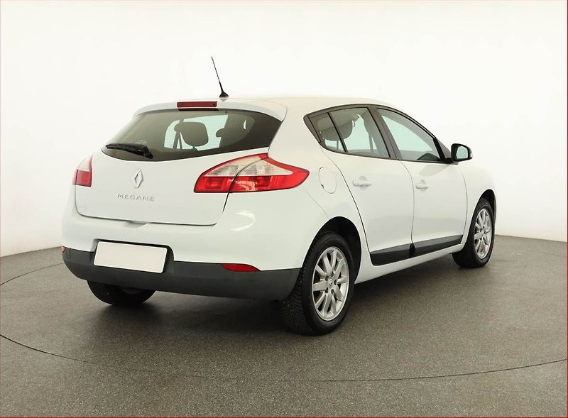 Renault Mégane (2011) 1.6 16V, Tempomat - fotka 5 z 14
