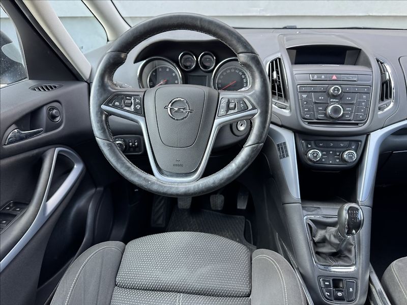 Opel Zafira 1,6 CDTi 100kW TOURER tažné - fotka 30 z 50