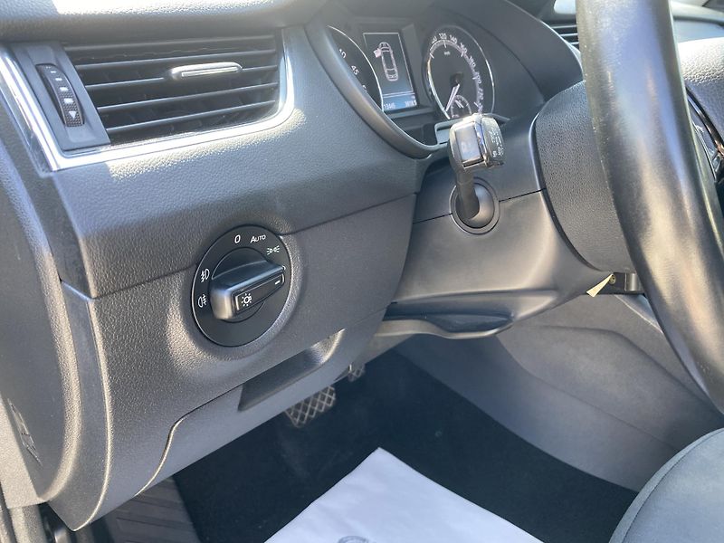 Škoda Octavia 1.6TDi 115PS DSG DPH REZERVACE - fotka 139 z 154