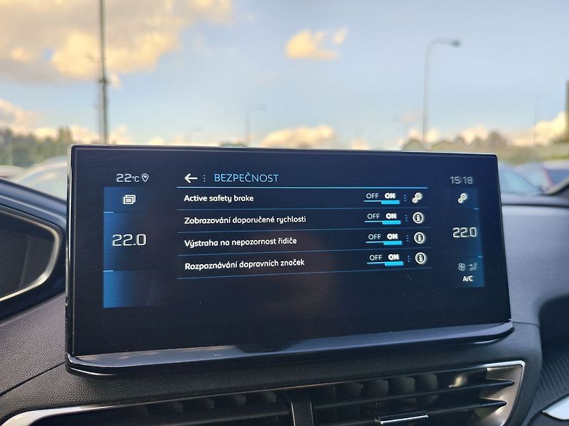 Peugeot 3008 1.2 PureTech/96kW Allure AT - fotka 19 z 34
