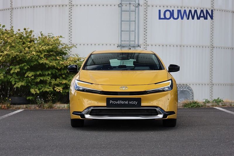 Toyota Prius 2.0 PHEV PRESTIGE - fotka 4 z 24
