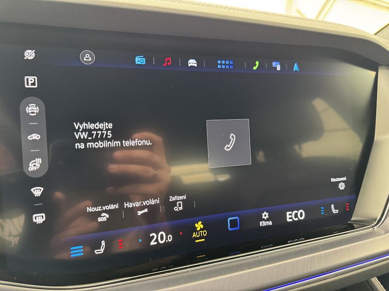 Volkswagen Touareg 3.0Tdi*1-MAJ*DPH*R-LINE*HUD* - fotka 29 z 47
