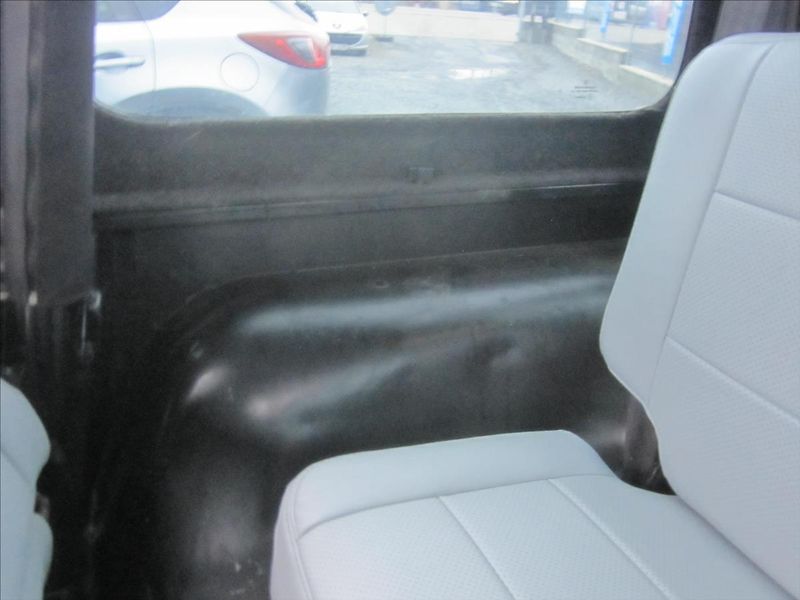 Jeep Wrangler 2.5i 4x4, Hardtop - fotka 26 z 38