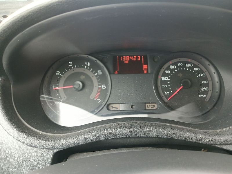 Renault Clio 1.2 i Grandtour Authentique - fotka 11 z 23