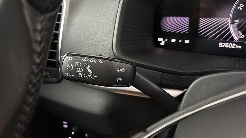 Škoda Karoq 1.5 TSI Ambition - fotka 14 z 25