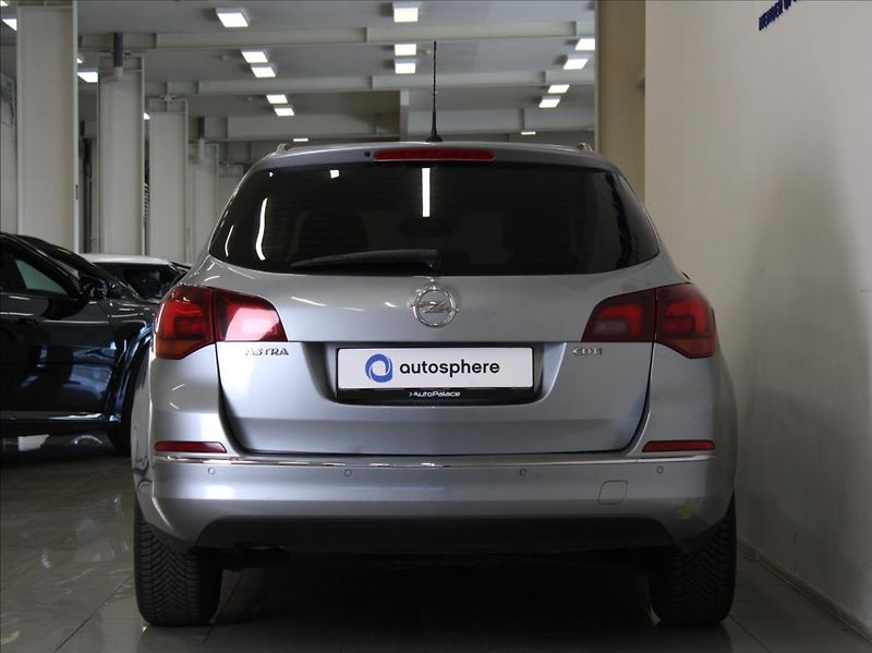 Opel Astra 1,6 CDTi 81kW Cosmo Výprodej - fotka 4 z 19