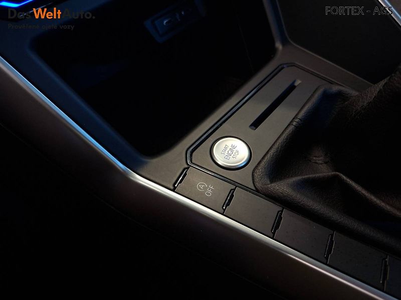Volkswagen Taigo (2022) 1.0 TSI,81kW,Park.kamera - fotka 19 z 27