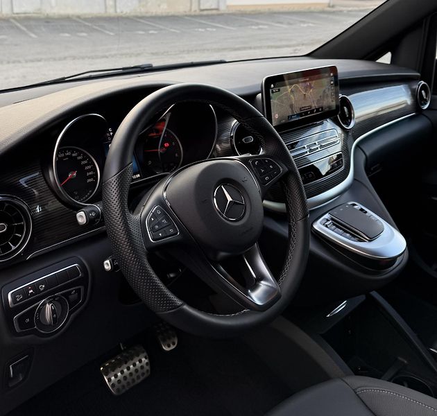 Mercedes-Benz Třídy V (2023) V300d L LUX 6/7+1 PANO 4M - fotka 16 z 21