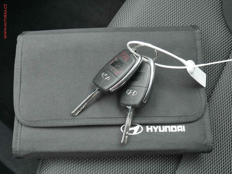 Hyundai i40 (2016) 1.7 CRDi, ČR, servis.kniha - fotka 13 z 14