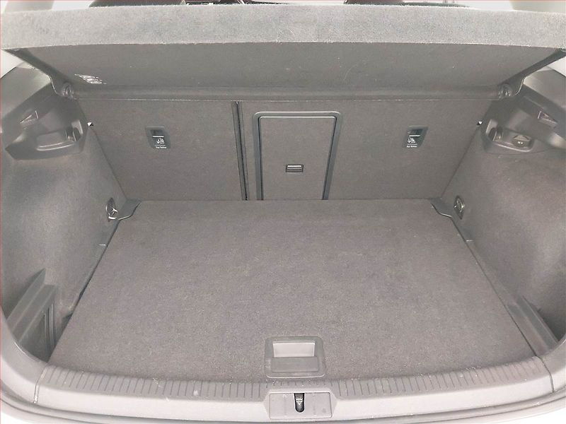 Volkswagen Golf (2018) Marathon Edition 1.0 TSI - fotka 14 z 20