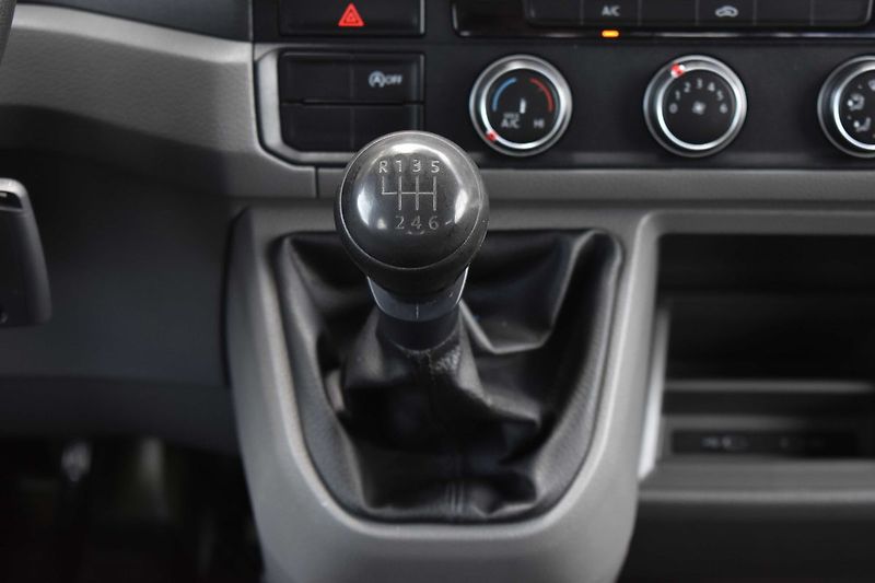 Volkswagen Crafter 2.0TDI 7.MÍST*DPH*DOUBLECAB* - fotka 17 z 28