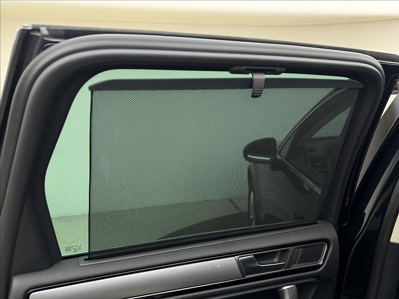 Volkswagen Touareg 3,0 ACC 360° TZ PEČLIVÝ SERVIS - fotka 41 z 49