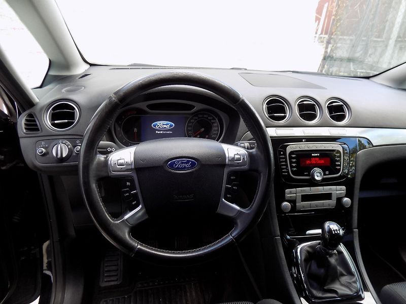 Ford S-MAX (2010) 2.0i/ČR/Klimatizace/LED/ - fotka 25 z 35