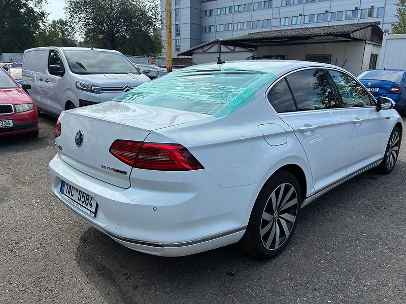 Volkswagen Passat 2.0 TDi 110 kW 4x4 HighLine ČR - fotka 6 z 26